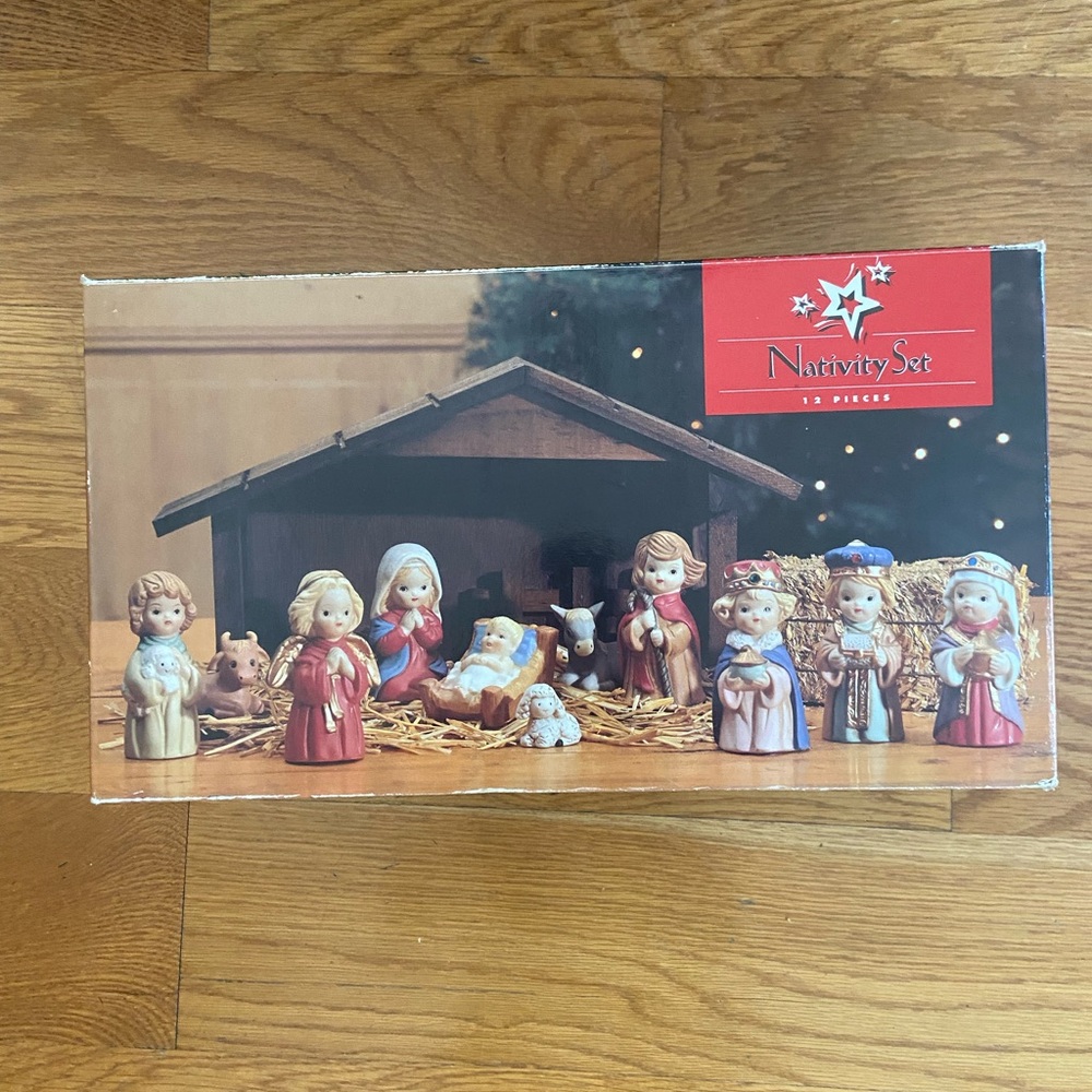 Nativity Set 13-Piece Holiday Decor vintage